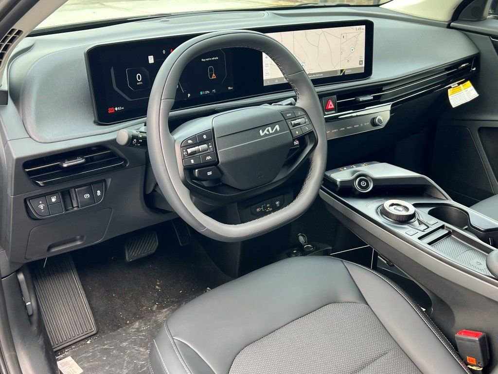 New 2025 Kia EV6 Light w/ Light LR Technology Package image 15