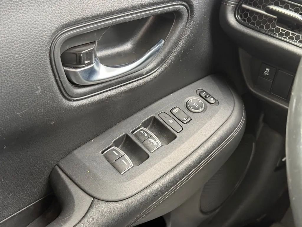 Used 2023 Honda HR-V EX-L image 33