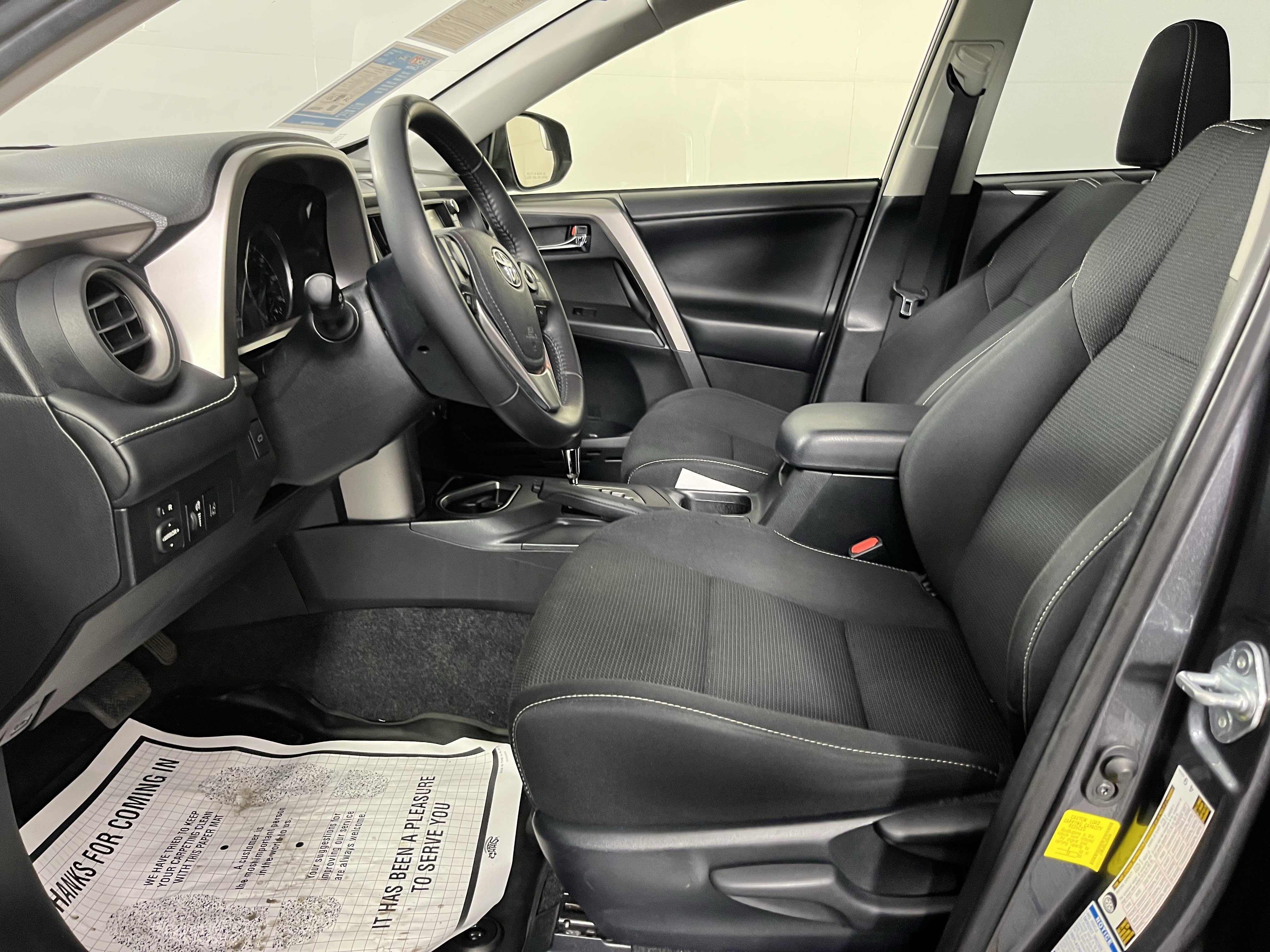 Used 2018 Toyota RAV4 XLE AWD/4WD image 10