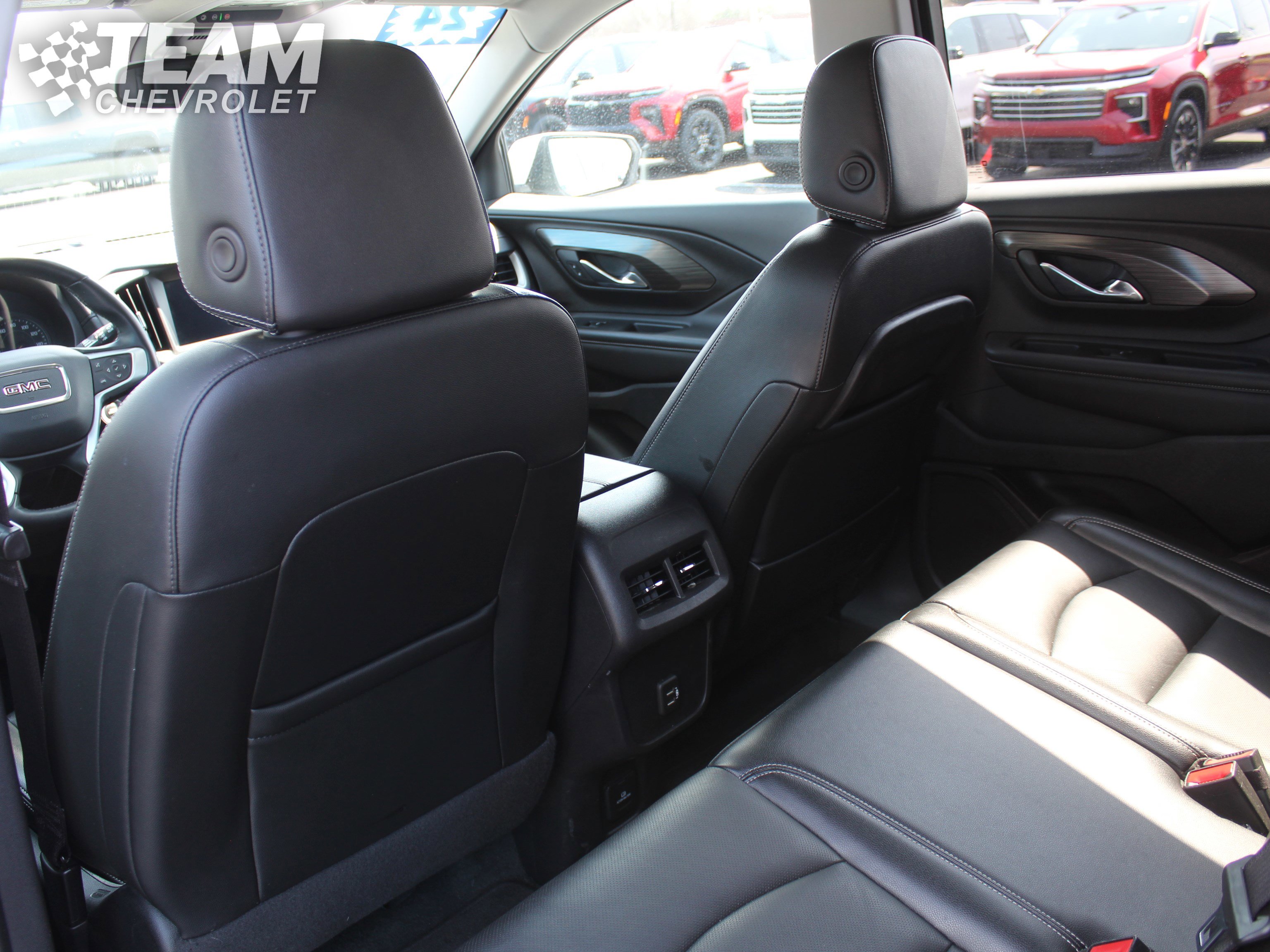 Used 2024 GMC Terrain SLT image 20