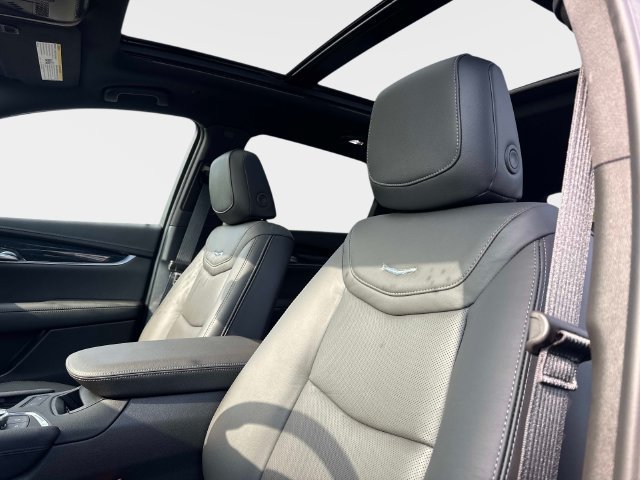 New 2026 Cadillac XT5 Premium Luxury w/ Driver Assist Package FWD image 18