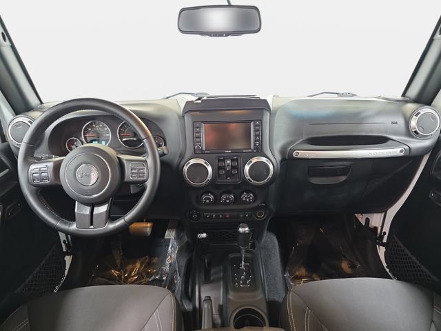 Used 2017 Jeep Wrangler Unlimited Sahara w/ Connectivity Group AWD/4WD image 9
