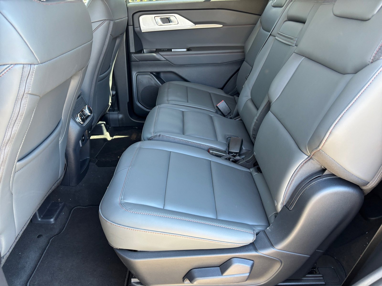 Used 2026 Ford Explorer Active w/ Active Comfort Package image 16