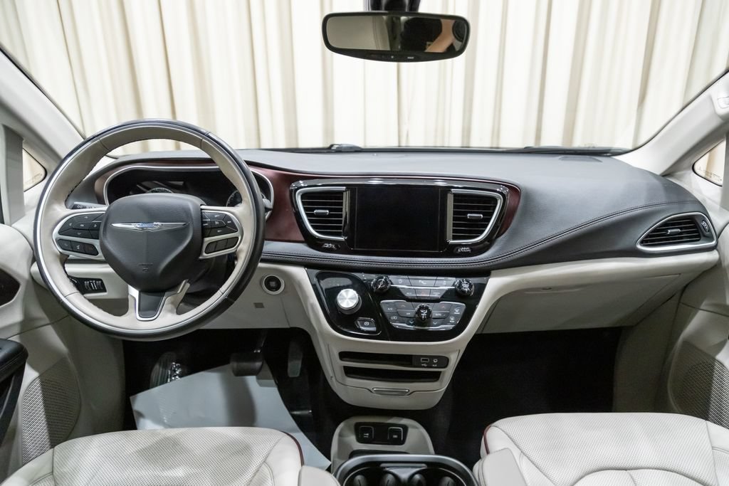 Used 2019 Chrysler Pacifica Limited FWD image 15