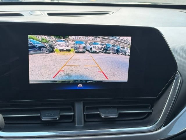 Used 2025 Chevrolet Trax ACTIV w/ Driver Confidence Package FWD image 3