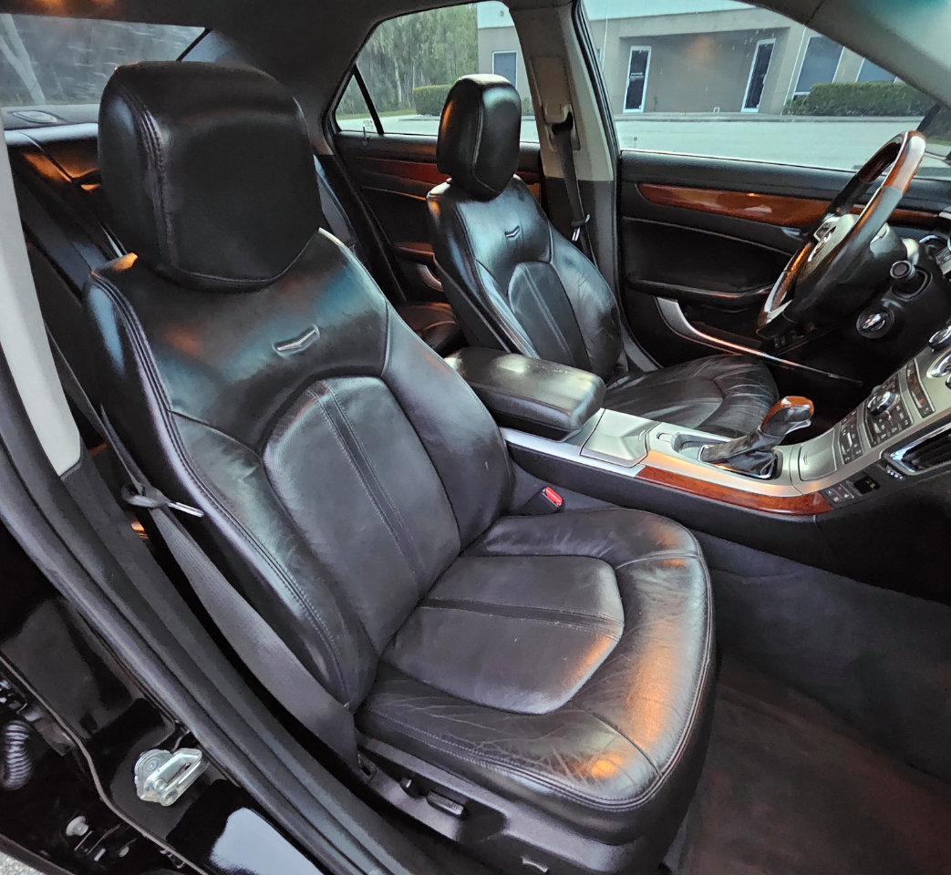 Used 2010 Cadillac CTS Premium image 18