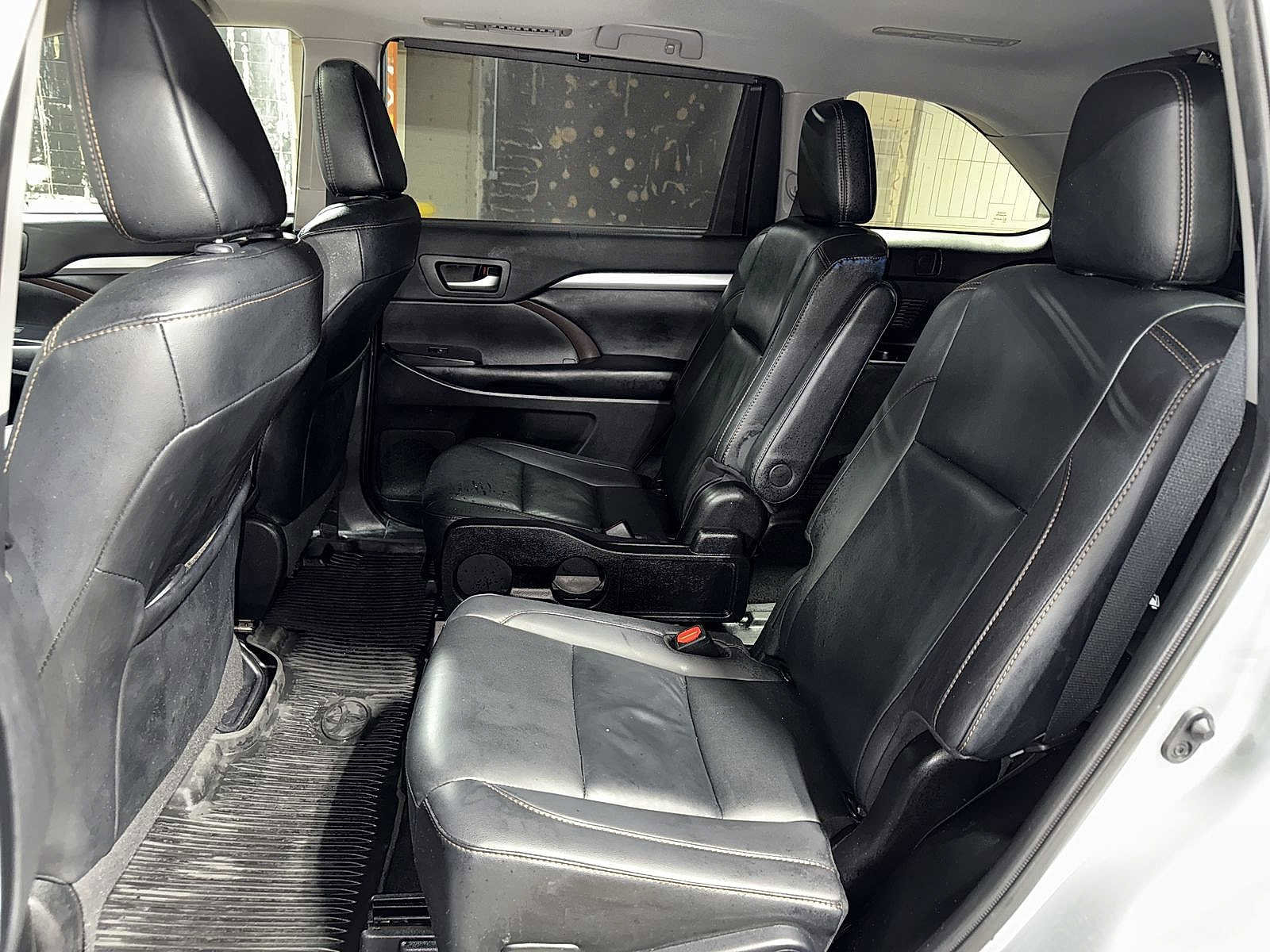 Used 2019 Toyota Highlander XLE image 17