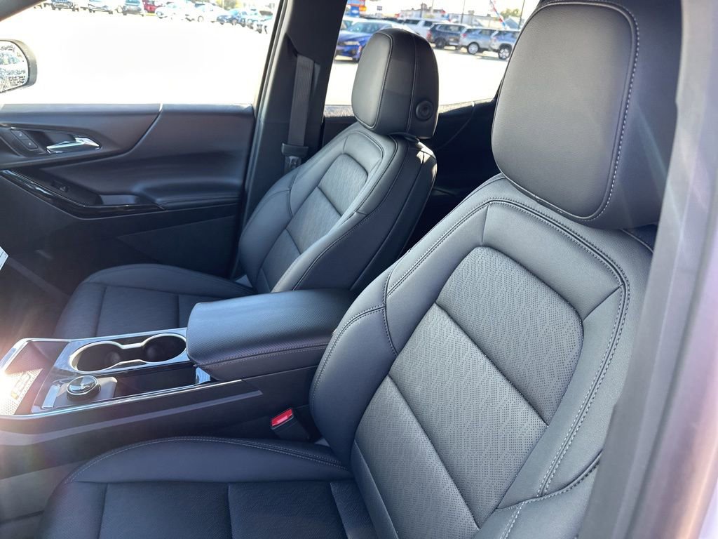 New 2026 Chevrolet Equinox LT image 2