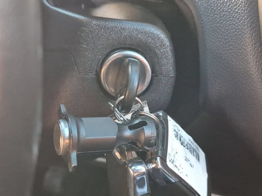 Used 2019 Chevrolet Colorado Z71 AWD/4WD image 17