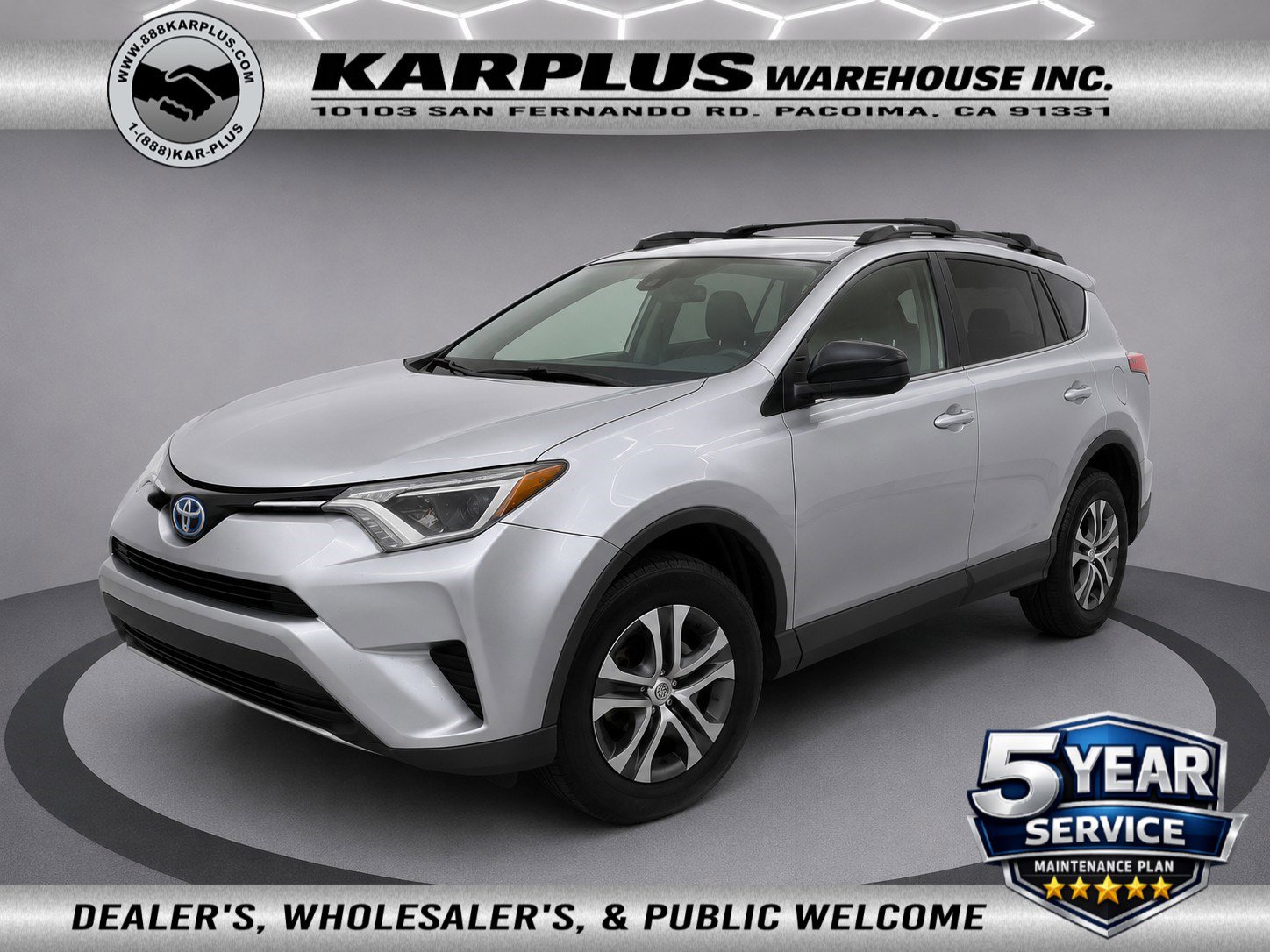 Used 2018 Toyota RAV4 LE w/ Cargo Management Package FWD image 1