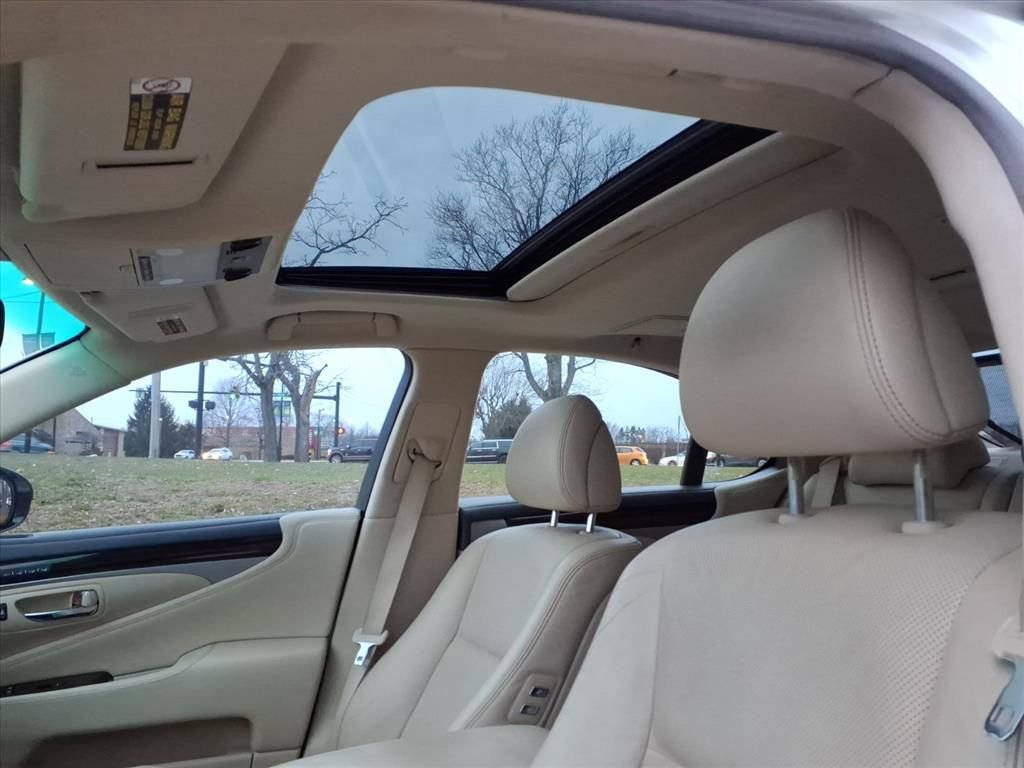 Used 2014 Lexus LS 460 w/ Comfort Package image 23