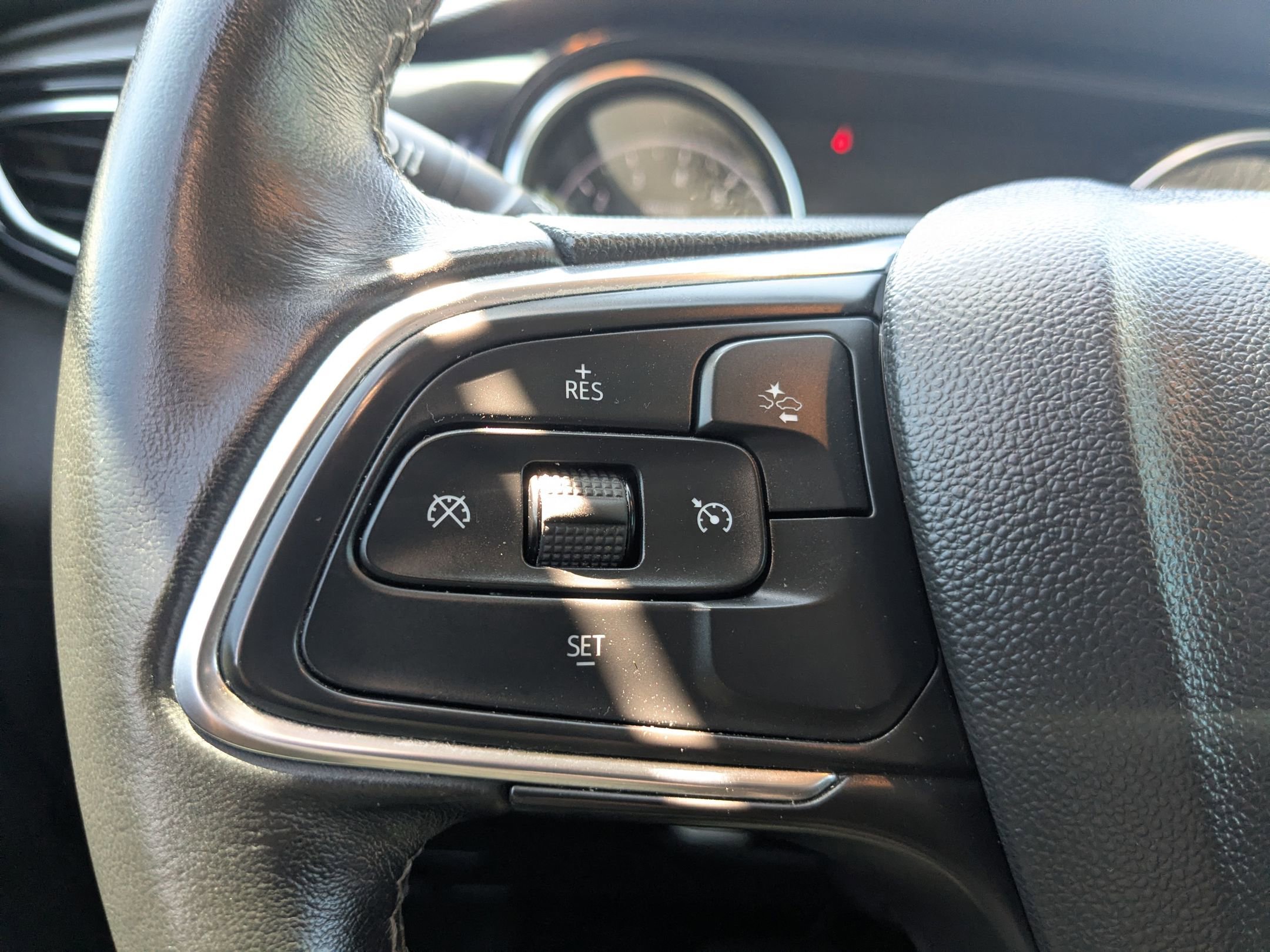 Used 2021 Buick Encore GX Preferred w/ Sport Touring Package FWD image 21