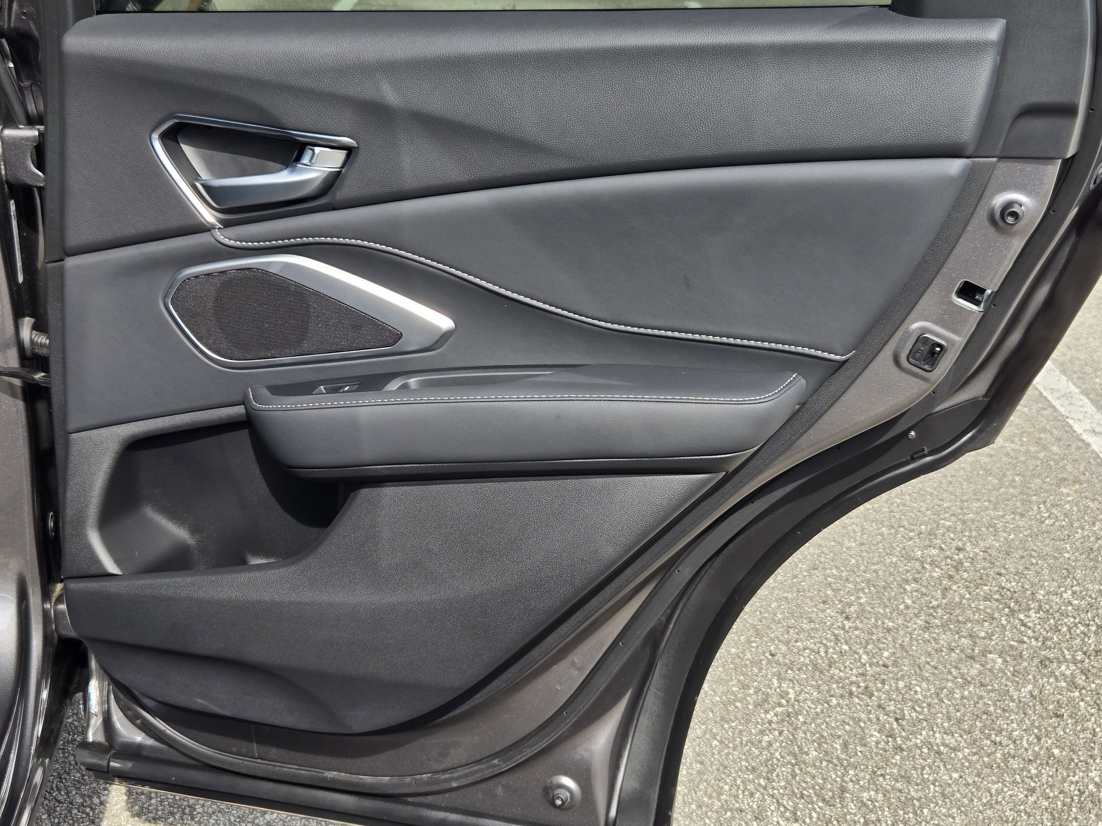 Used 2025 Acura RDX SH-AWD image 26