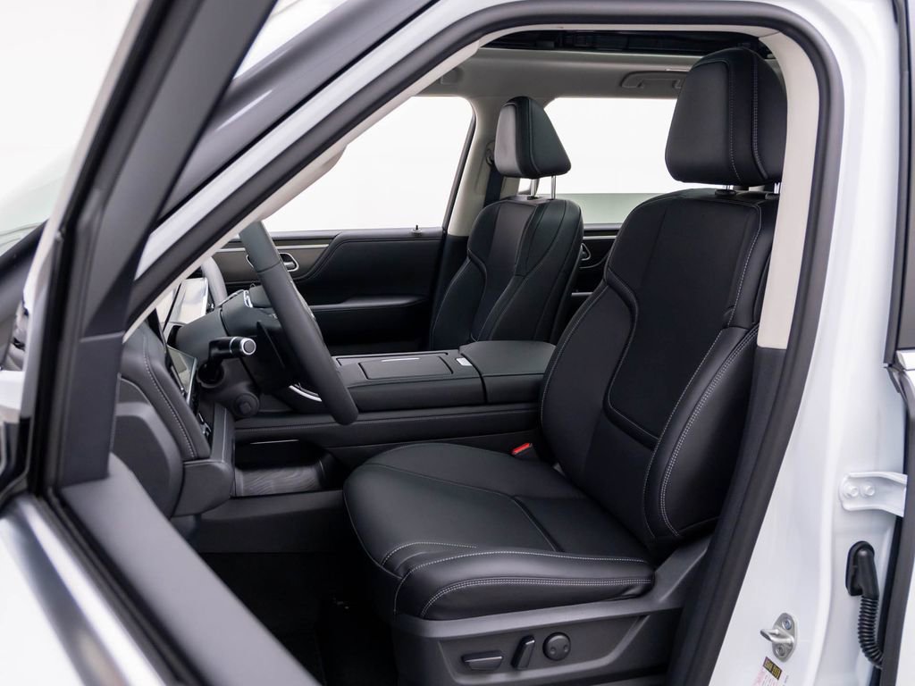 New 2026 INFINITI QX80 Pure w/ Cargo Package AWD/4WD image 15