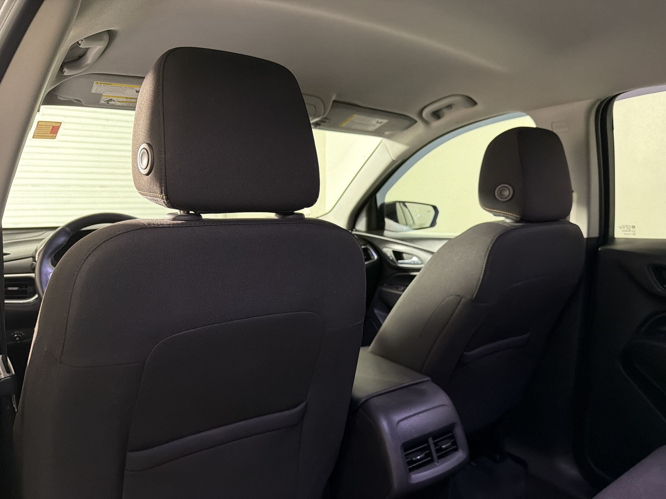 Used 2018 Chevrolet Equinox LT FWD image 32