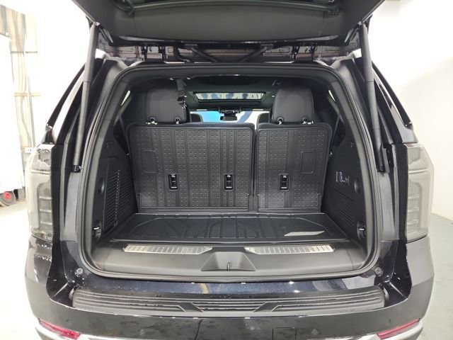 New 2026 Chevrolet Tahoe Premier w/ Sun And Tow Package AWD/4WD image 7