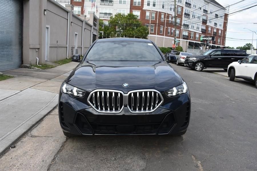 Used 2025 BMW X6 xDrive40i image 3