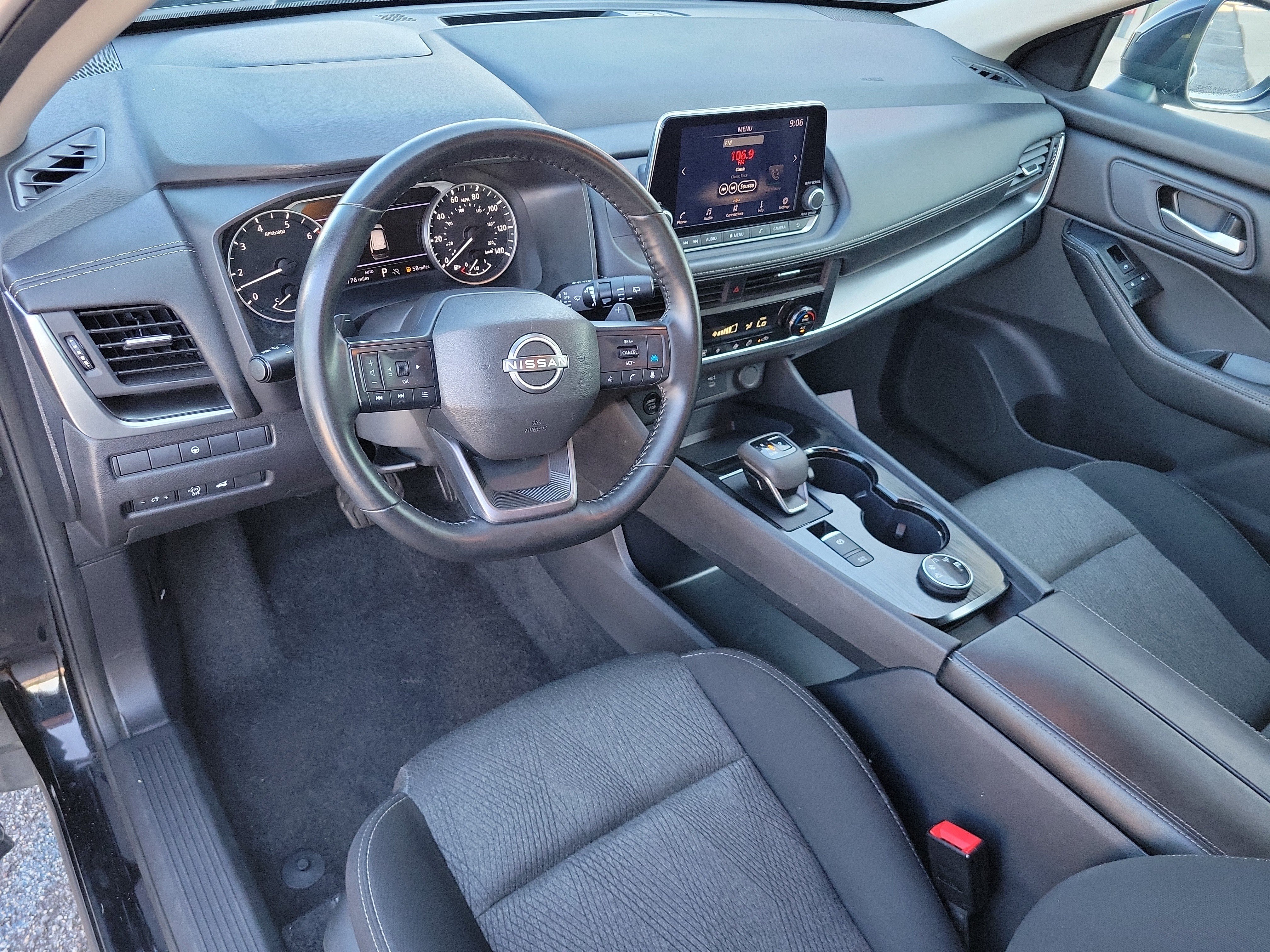 Used 2025 Nissan Rogue SV AWD/4WD image 8