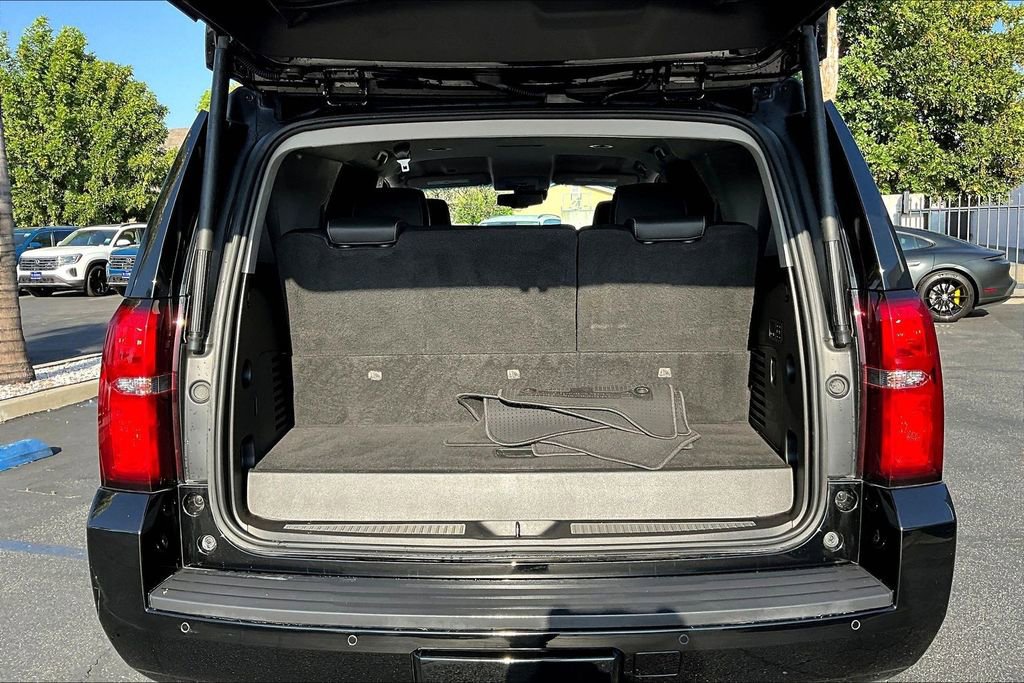 Used 2018 Chevrolet Tahoe LT w/ Luxury Package RWD image 26