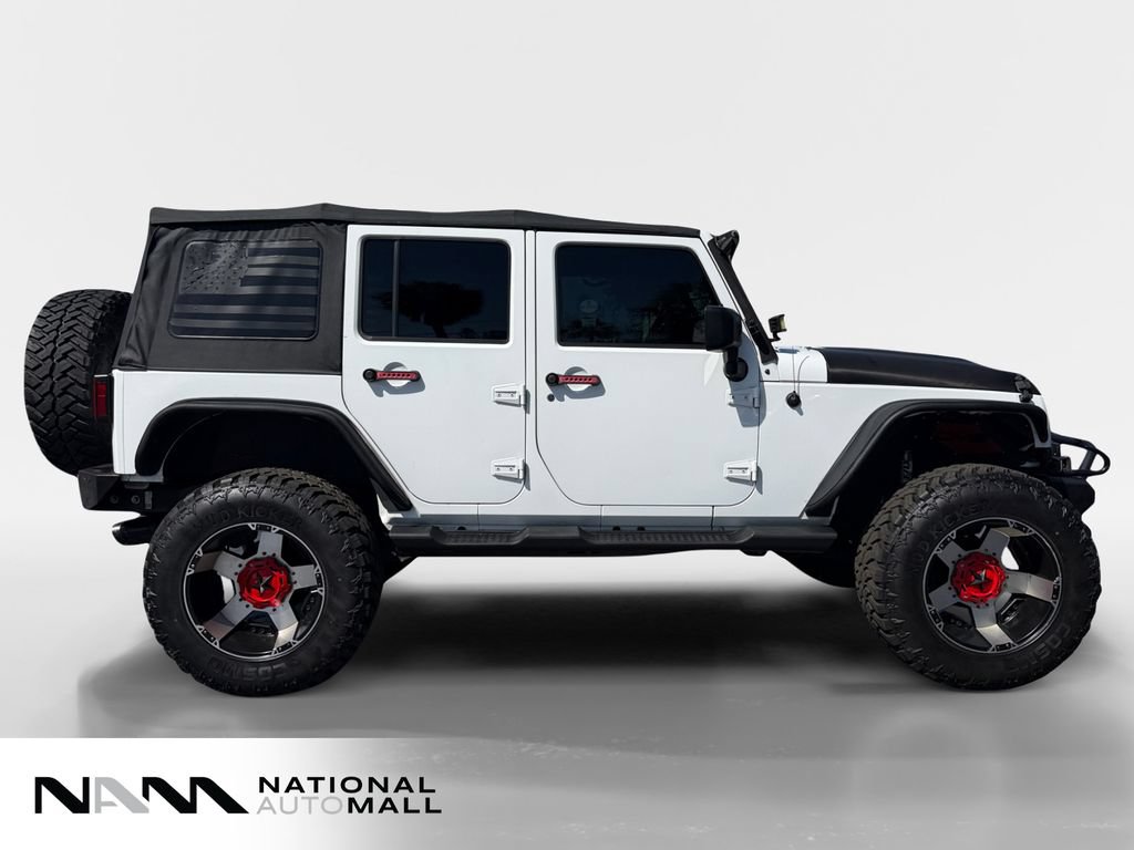 Used 2016 Jeep Wrangler Unlimited Rubicon w/ Connectivity Group AWD/4WD image 6