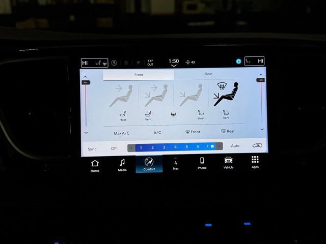 Certified 2025 Chrysler Pacifica Limited image 43