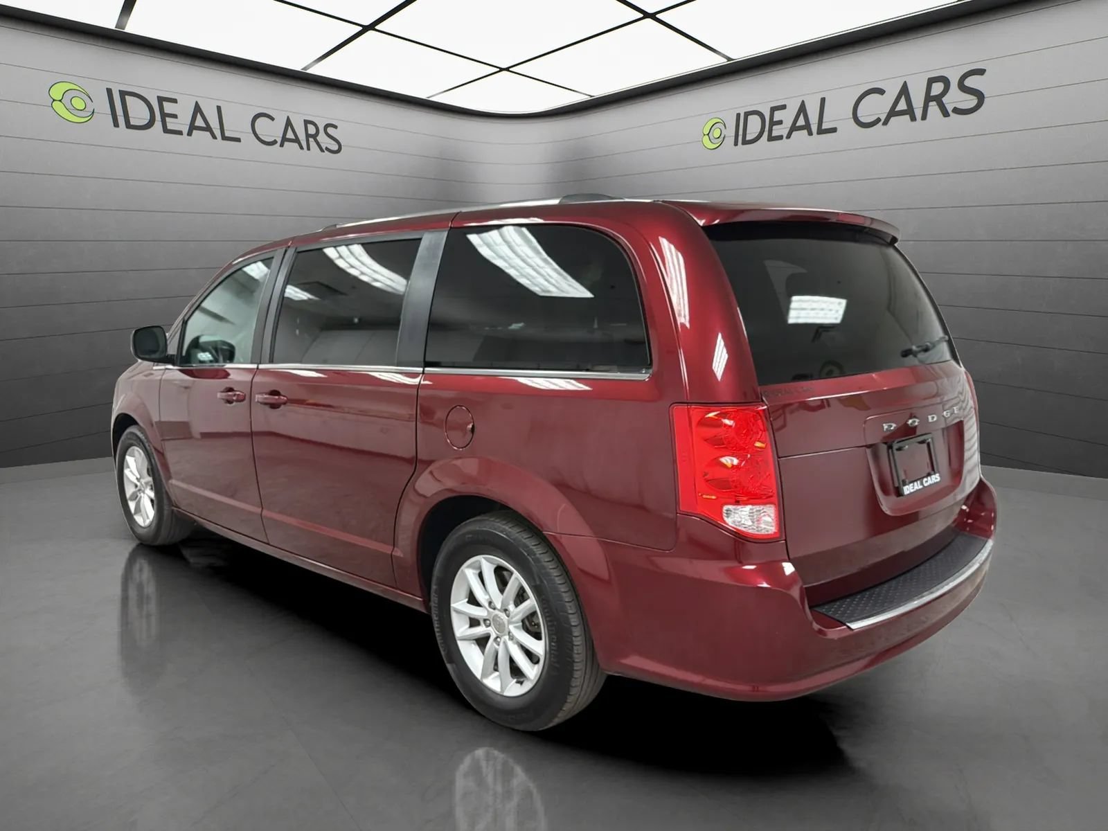 Used 2018 Dodge Grand Caravan SXT FWD image 7