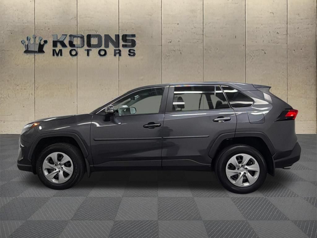 Used 2023 Toyota RAV4 LE AWD/4WD video 3
