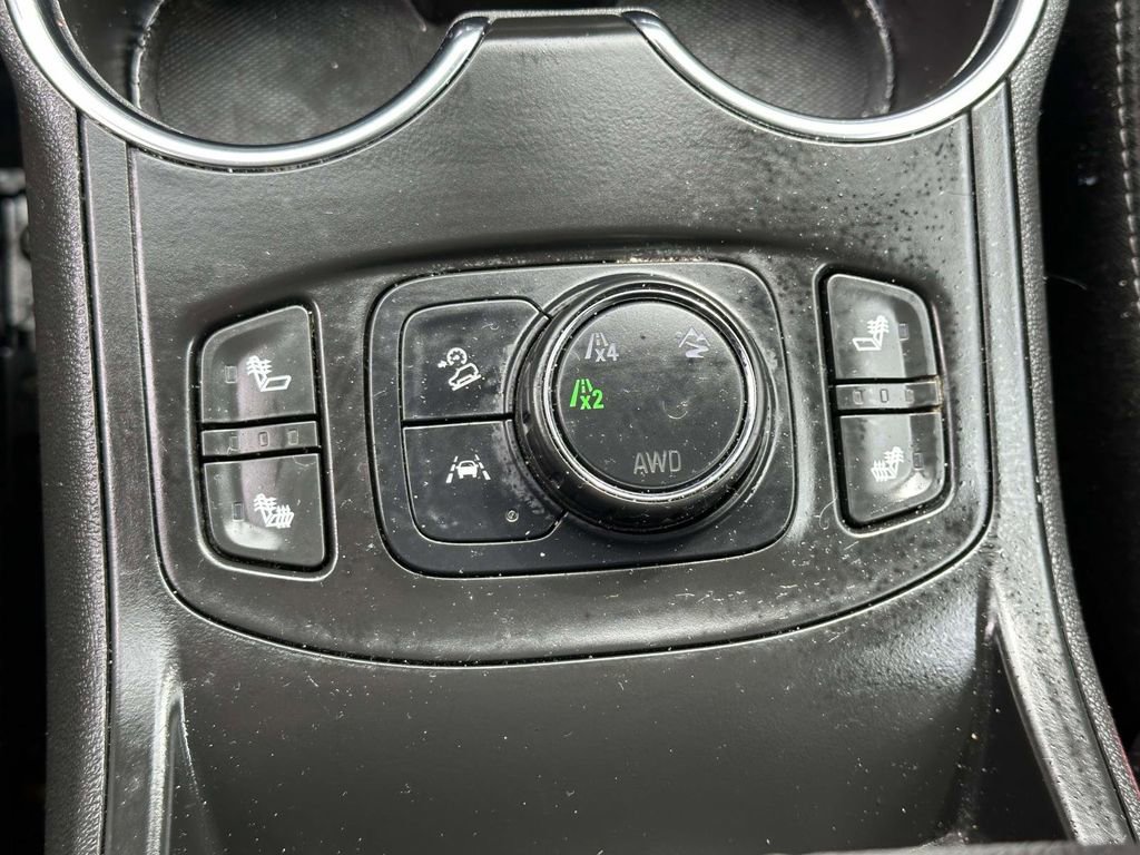 Used 2023 GMC Terrain SLE w/ Driver Convenience Package image 28