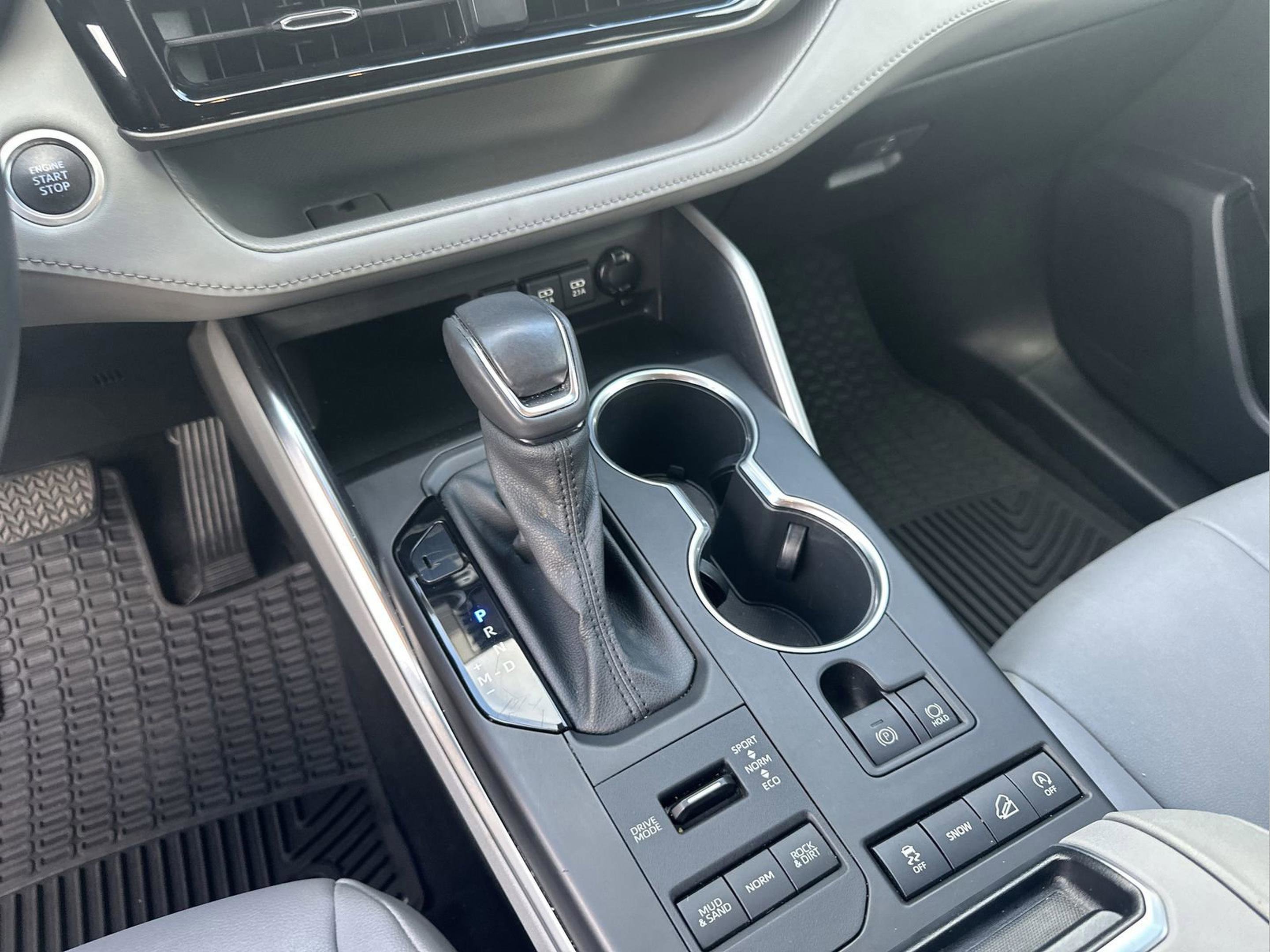 Used 2021 Toyota Highlander XLE image 15