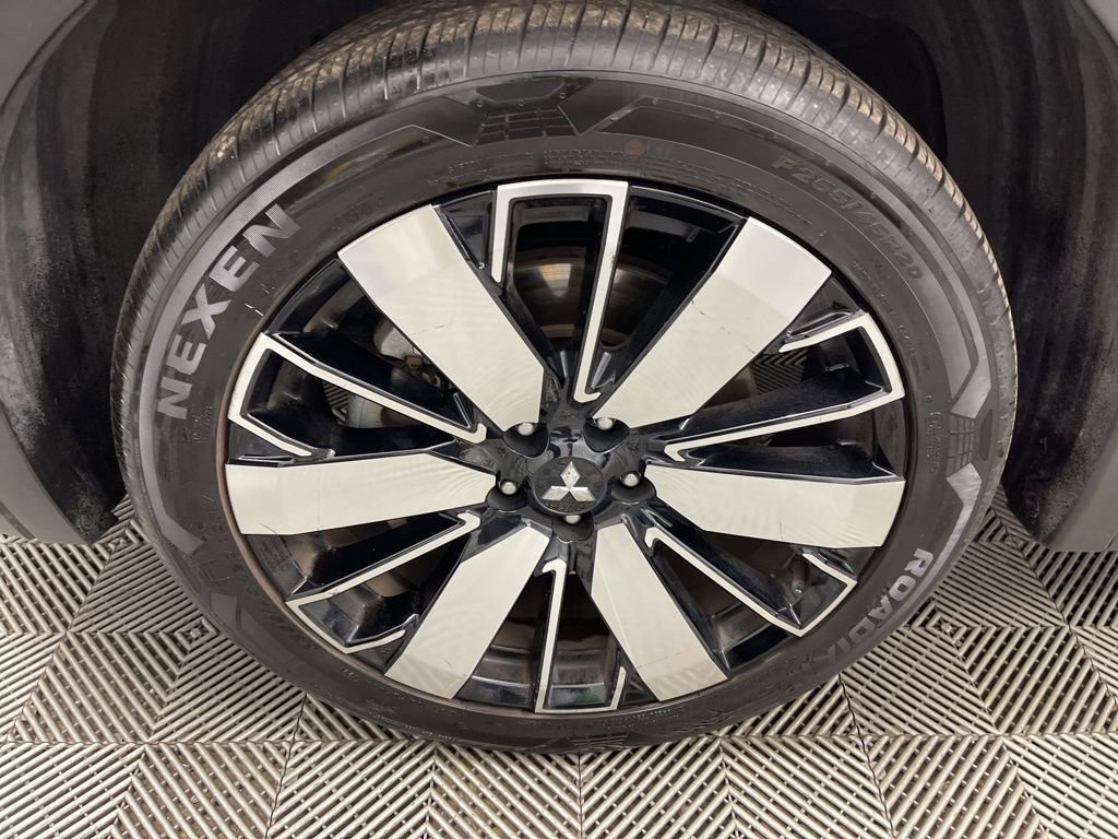 Used 2025 Mitsubishi Outlander SE image 34