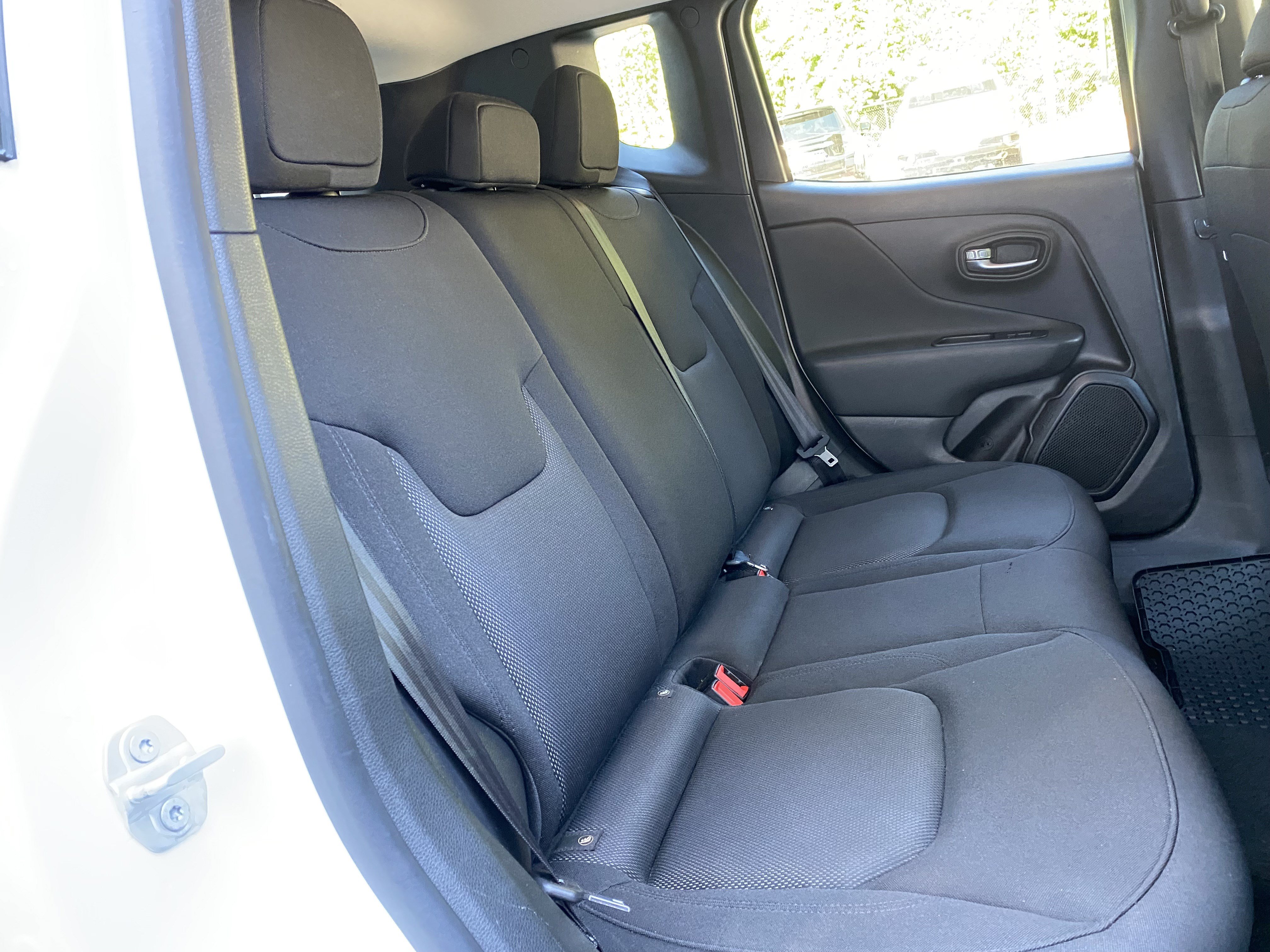 Used 2022 Jeep Renegade Sport w/ Sport Appearance Group AWD/4WD image 34