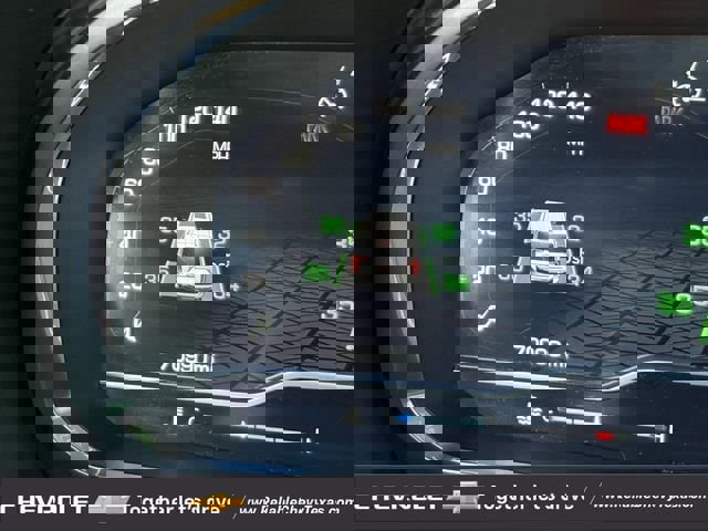 Used 2022 GMC Yukon SLT w/ SLT Premium Package image 17