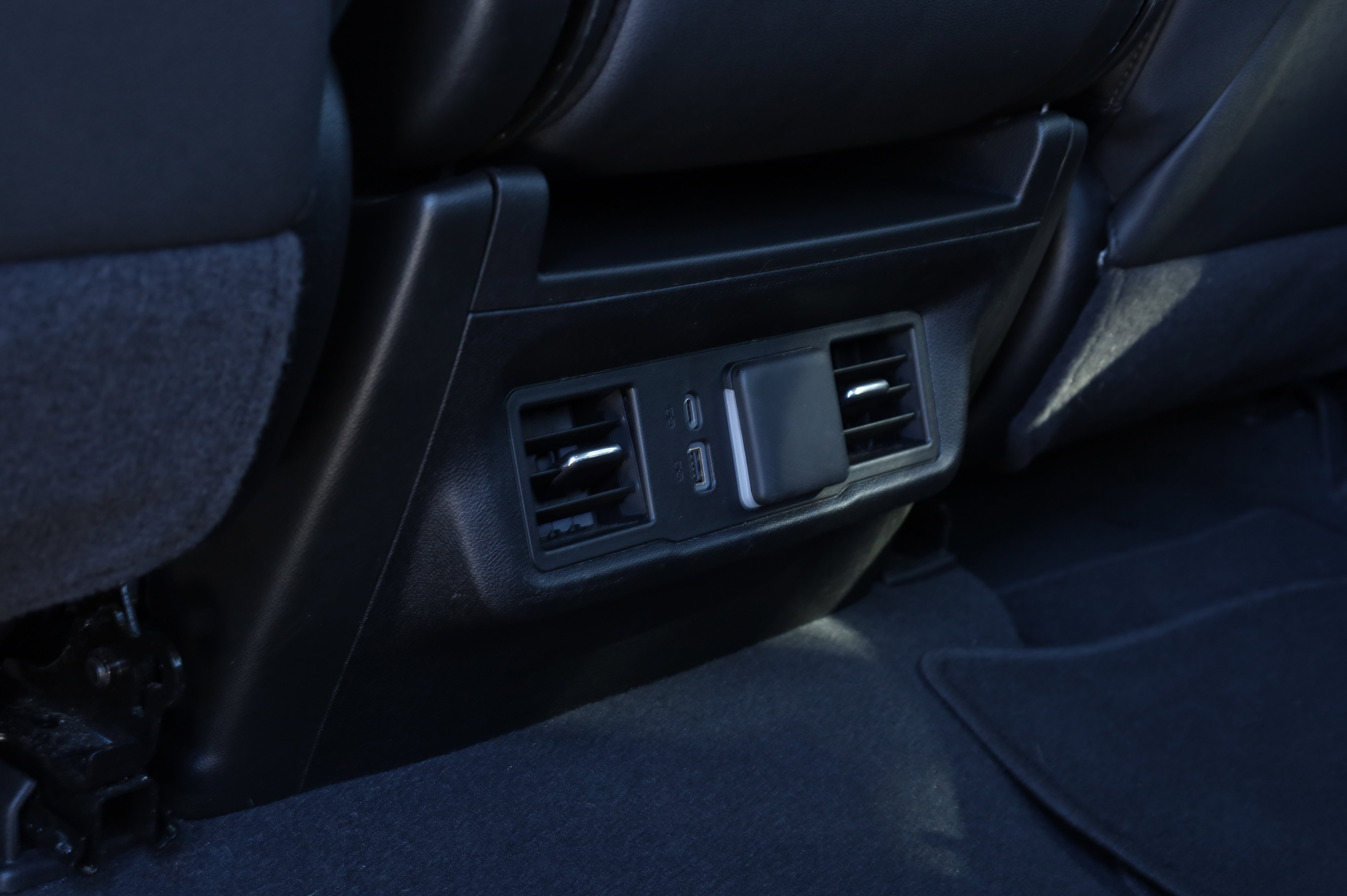 Used 2025 GMC Sierra 1500 SLT image 27