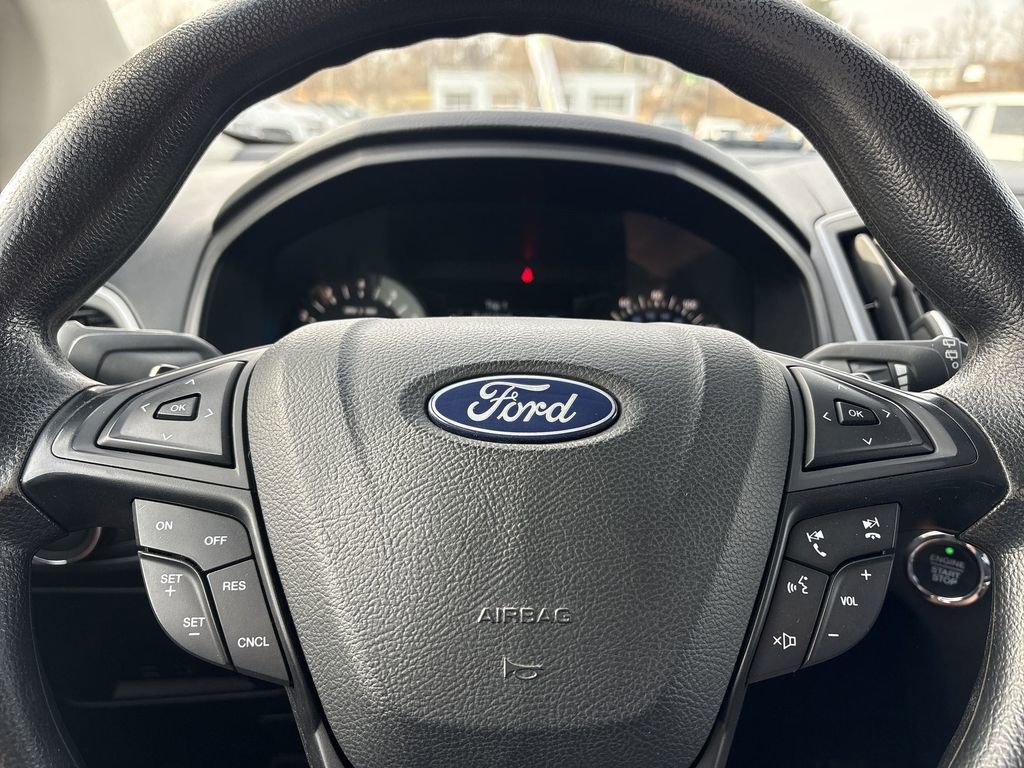 Used 2018 Ford Edge SE image 14