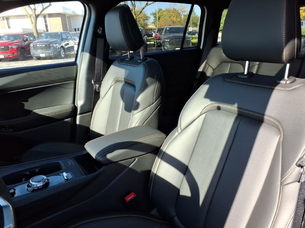 New 2026 Jeep Cherokee Overland AWD/4WD image 10