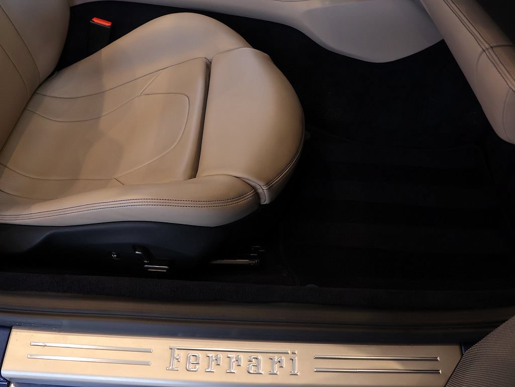 Certified 2019 Ferrari Portofino RWD image 26