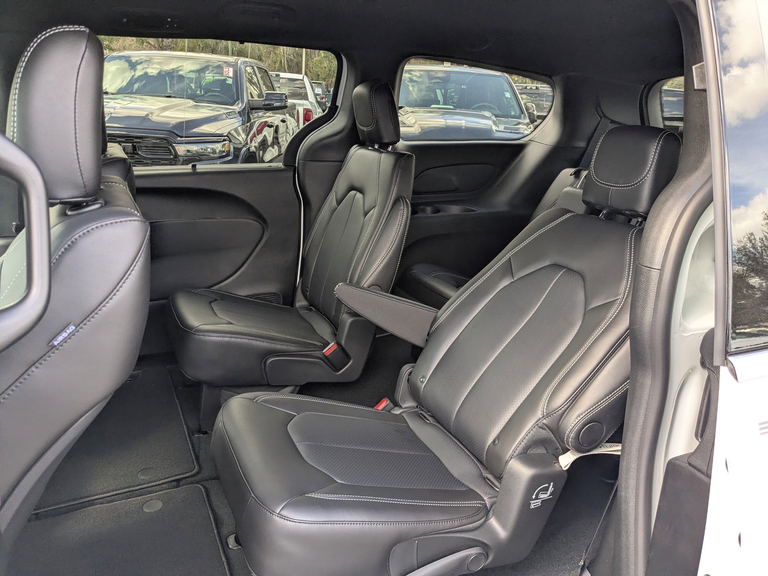 New 2026 Chrysler Voyager LX image 13