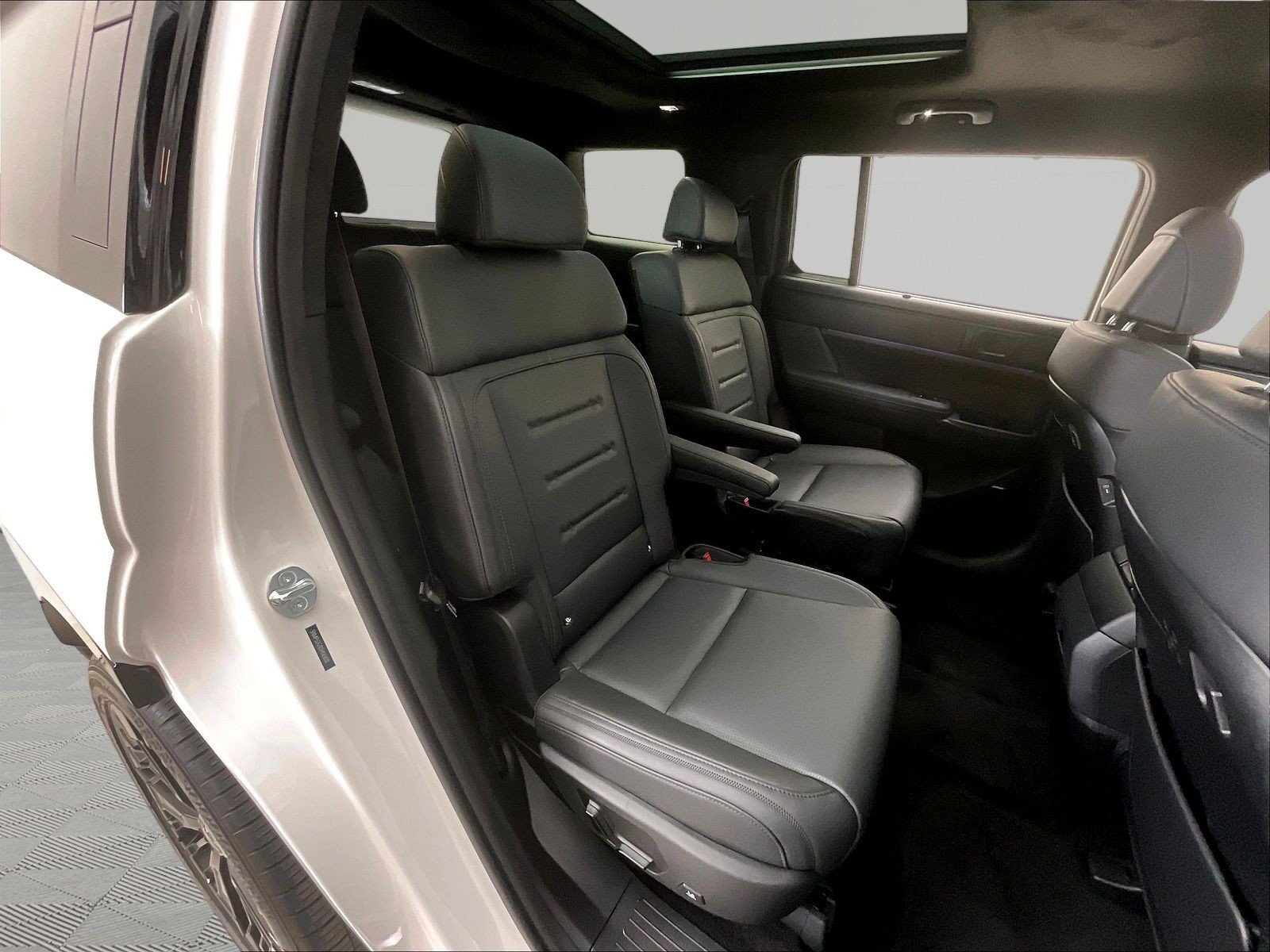 Used 2025 Hyundai Santa Fe Calligraphy AWD/4WD image 24