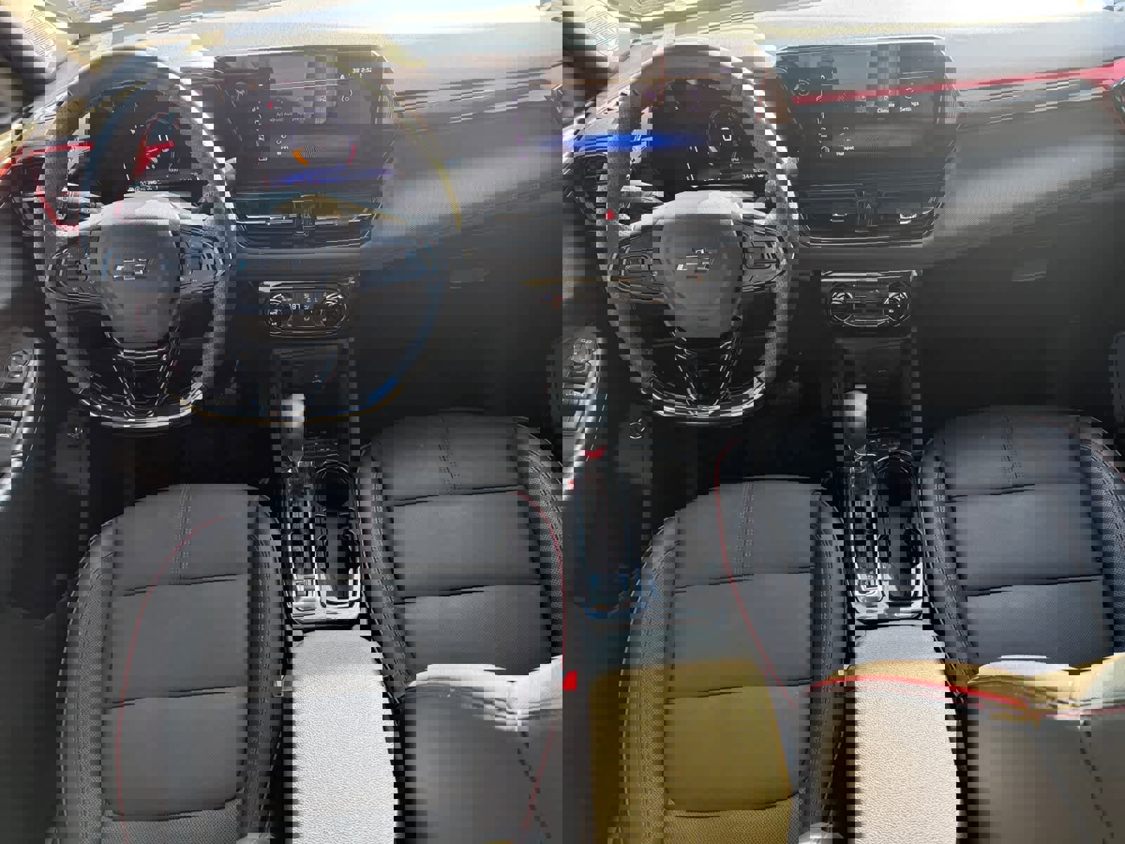 Used 2025 Chevrolet TrailBlazer RS w/ Convenience Package image 10