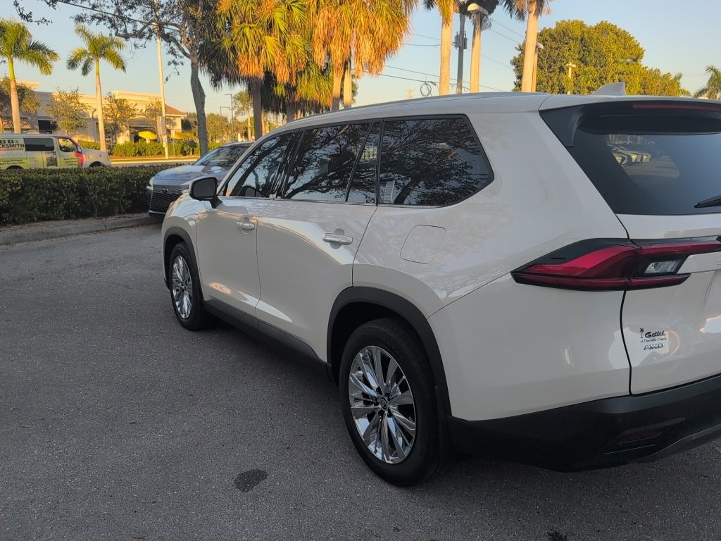 Used 2024 Toyota Grand Highlander Platinum image 8