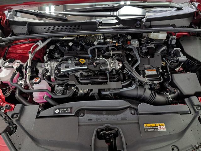 Used 2025 Toyota Prius LE FWD image 28
