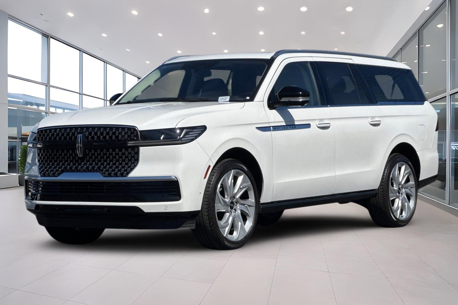 Certified 2025 Lincoln Navigator L Reserve image 8