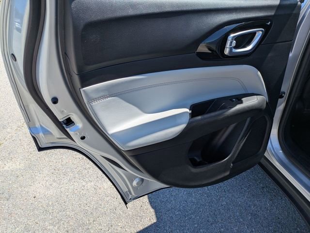 Used 2025 Jeep Compass Limited image 21