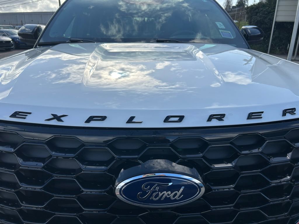 Used 2025 Ford Explorer ST AWD/4WD image 31