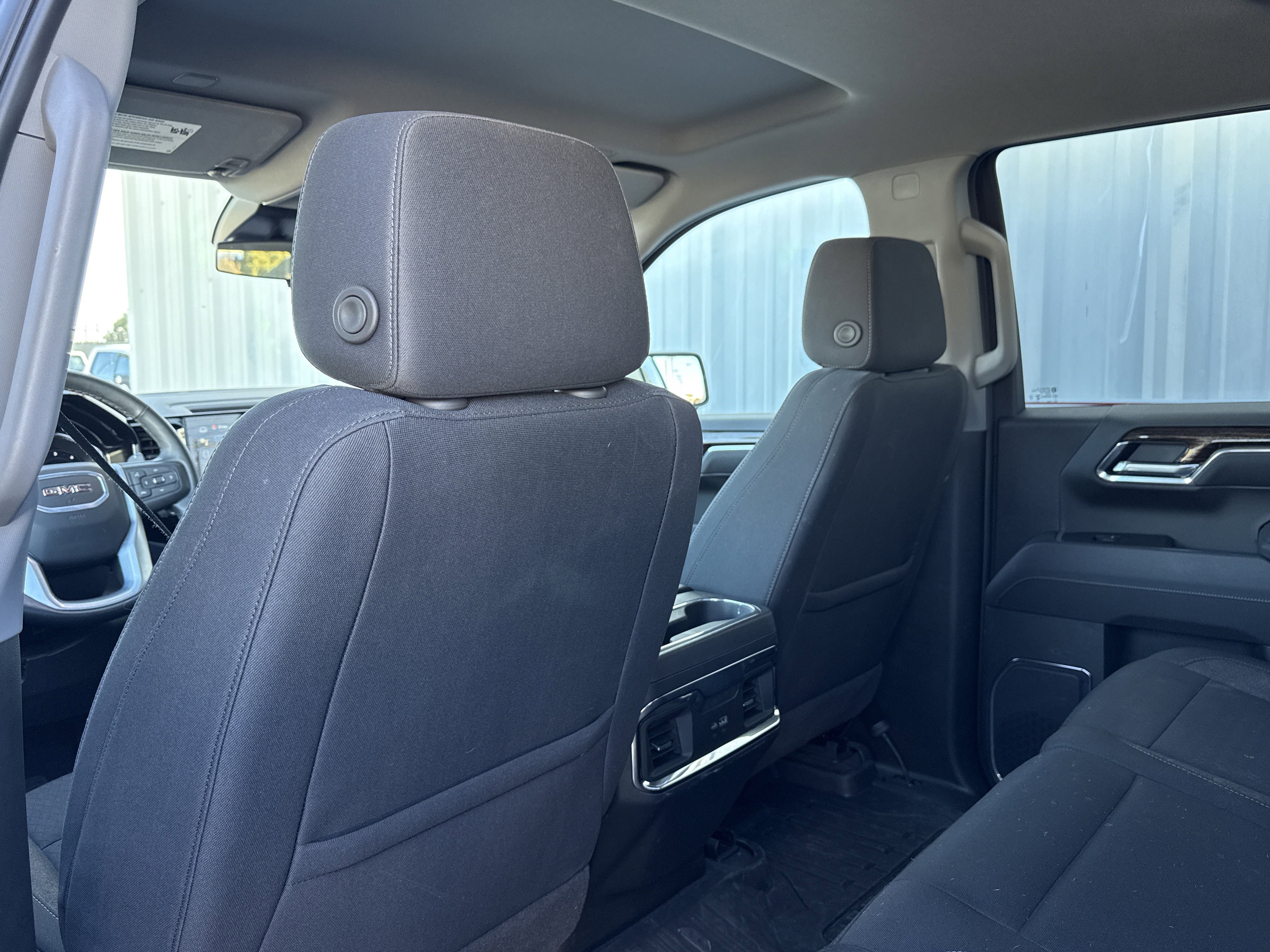 Used 2025 GMC Sierra 1500 Elevation image 33