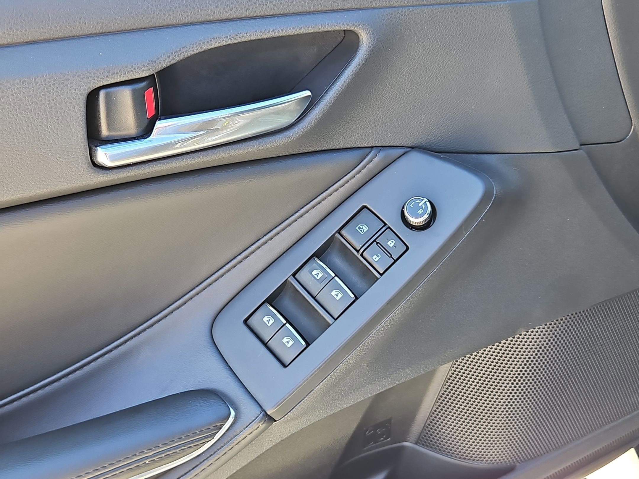 Used 2022 Toyota Avalon XLE FWD image 12