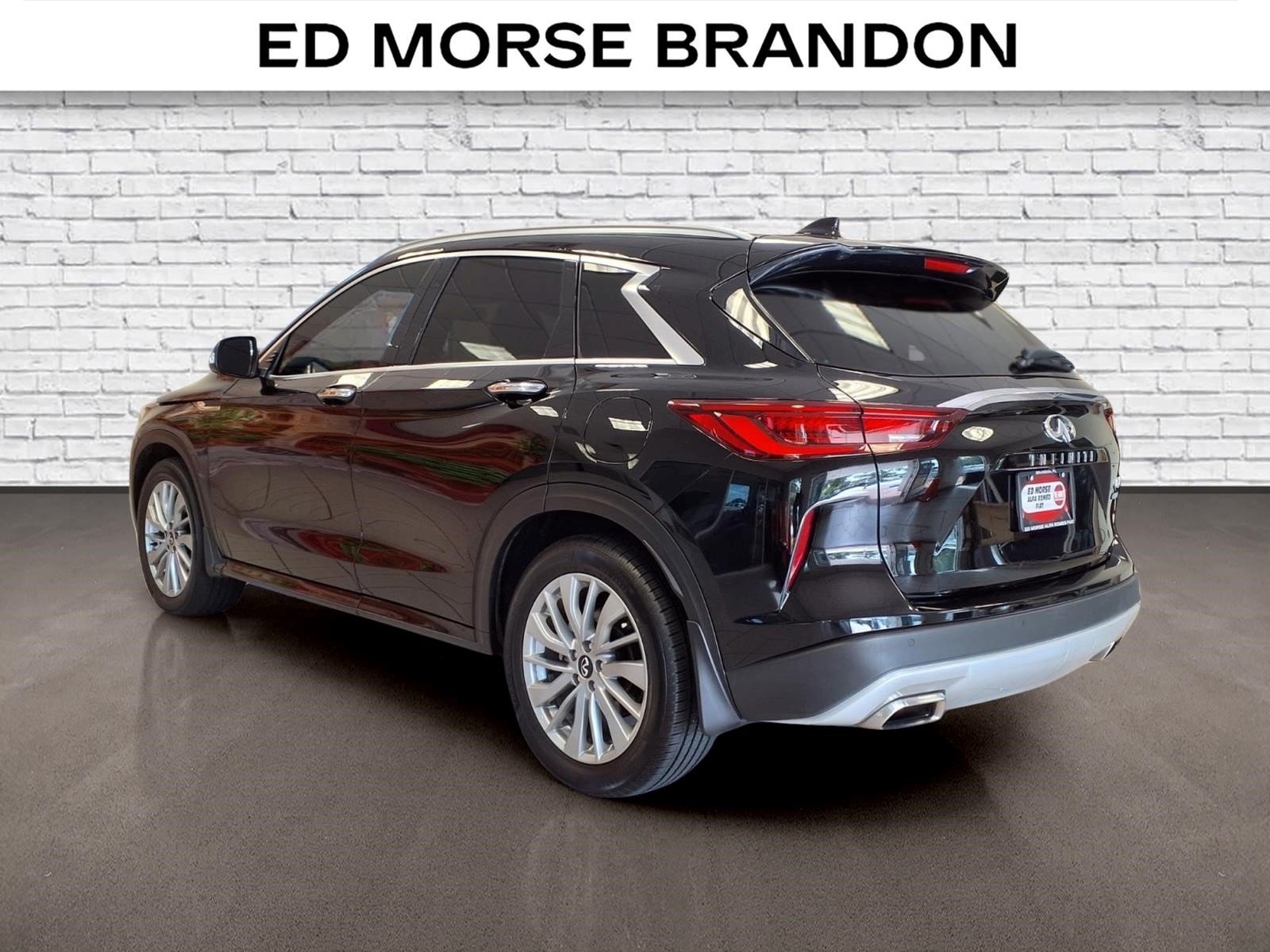 Used 2023 INFINITI QX50 Luxe w/ Cargo Package FWD image 3