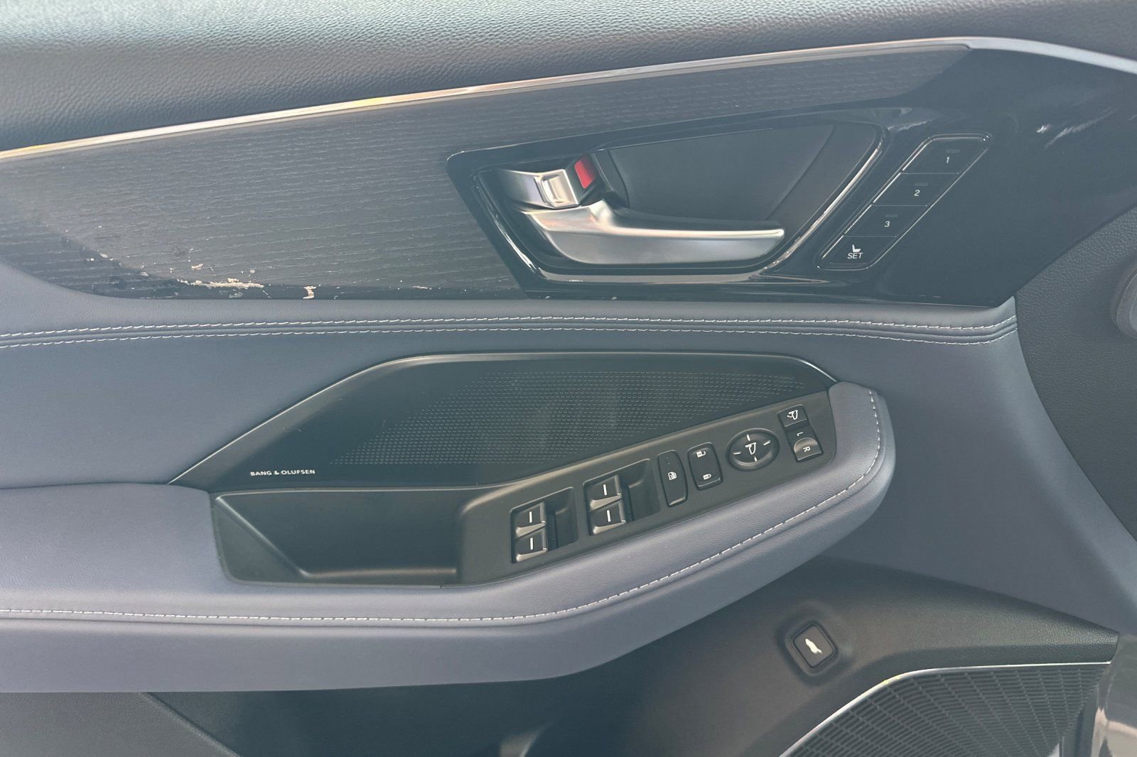 Used 2025 Acura MDX Type S image 10