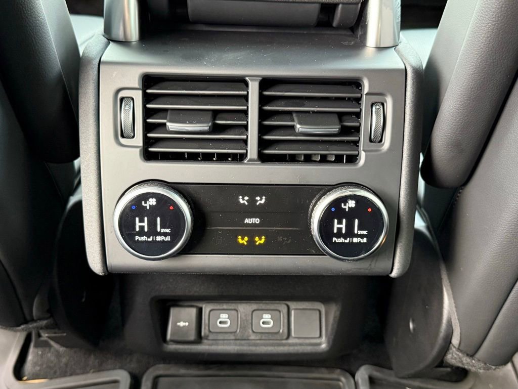 Certified 2025 Land Rover Discovery Dynamic SE AWD/4WD image 37