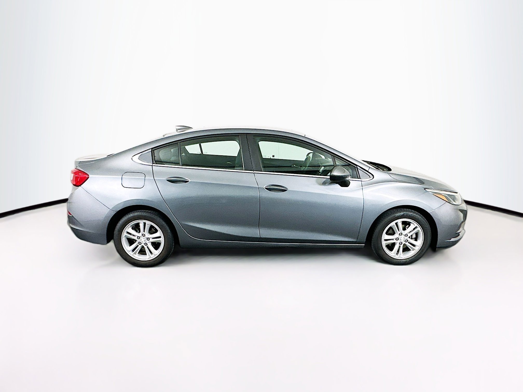 Used 2018 Chevrolet Cruze LT FWD image 10